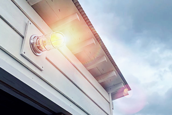 船のでんきや日東電機 マリランプは復興の灯り Lighthouse210dk