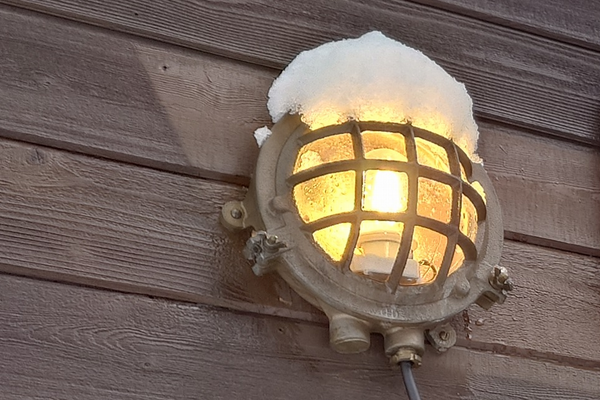 船のでんきや日東電機 マリランプは復興の灯り Lighthouse210dk